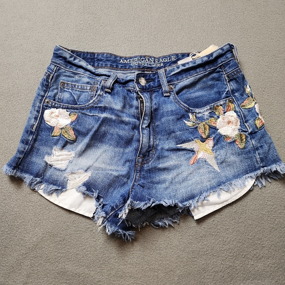 American Eagle Vintage Hi-Rise Festival Embroidered Shorts Sz 6
